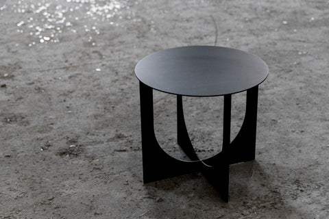 Sculptural End Table Minimal Black