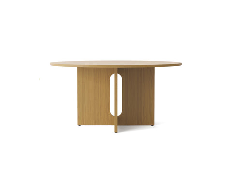 androgyne dining table round in natural oak designed by Danielle Siggerud for audo copenhagen