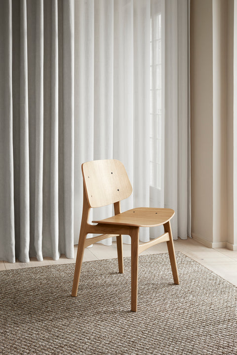 Søborg Chair in oak by Borge Mogensen for Fredericia in a Scandinavian room