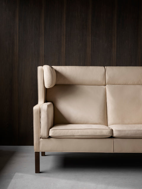 Scandinavian high back leather sofa with wing headrests by Borge Mogensen for Fredericia, lifestyle interior