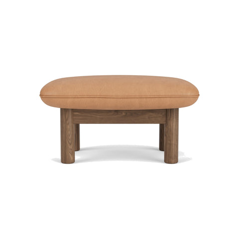 Audo Copenhagen brasilia-ottoman in Walnut with Camel Dunes, packshot on white