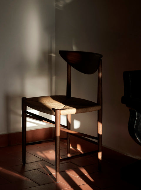 Drawn HM3 Chair by &Tradition in oiled walnut, designed by Hvidt & Mølgaard – Danish mid-century dining chair with Scandinavian paper cord seat in natural light setting