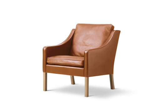 Borge Mogensen 2207 lounge chair in russet brown leather on oak legs three quarter view Fredericia Canada