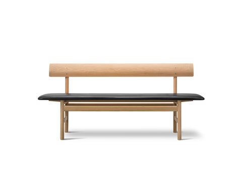 Mogensen 3171 bench front view, soaped oak frame with black leather seat, Fredericia product image on white