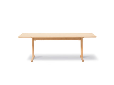 c18 dining talbe in light oil designed by borge mogensen for fredericia furniture