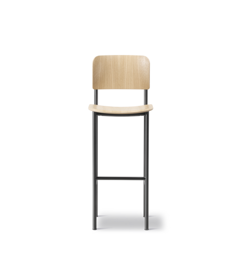 plan barstool by fredericia in oak lacquered and black frame