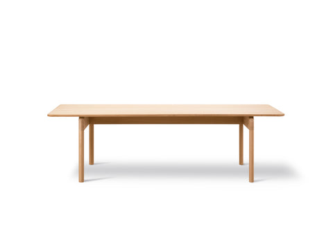 oak light oiled post dining table designed by Cecilie Manz for fredericia furniture