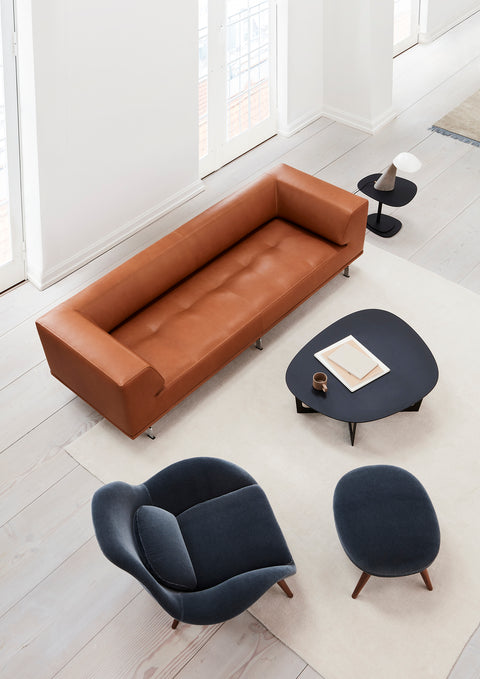 Minimalist designer sofa – Delphi by Fredericia Furniture