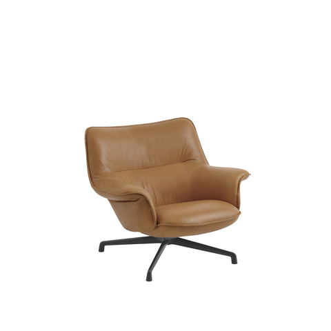 muuto doze lounge chair in refine leather cognac and anthracite black