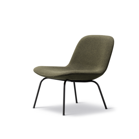 Angled view of Fredericia Eyes 4 leg lounge chair in green fabric on black steel frame
