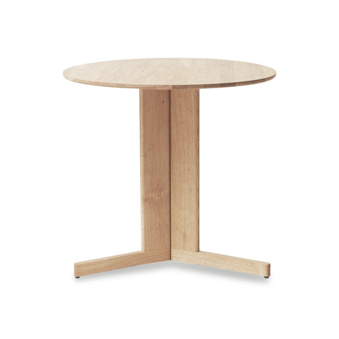 Form & Refine Trefoil Round Table Ø75, White Oak, round oak dining table, three-quarter view on white background