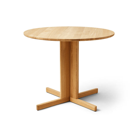 Form & Refine Trefoil Round Table Ø90, Oak, round oak dining table, three-quarter view on white background