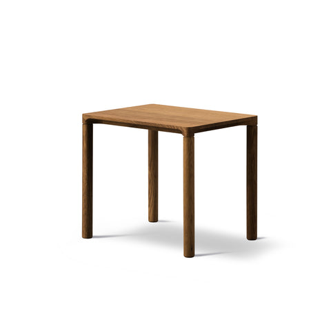 Piloti Table 6700 – modern Nordic end table design