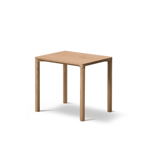 Piloti Table Small 6700 by Fredericia – modern Danish side table in oak