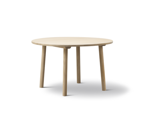 scandinavian taro table by fredericia furniture in oak soap 