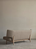 backside of radiohus sofa designed by Vilhelm Lauritzen for audo copenhagen