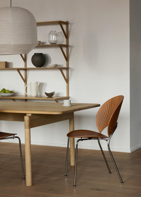 trindad chair designed by nanna ditzel and post dining table designed by cecile manz for fredericia furniture