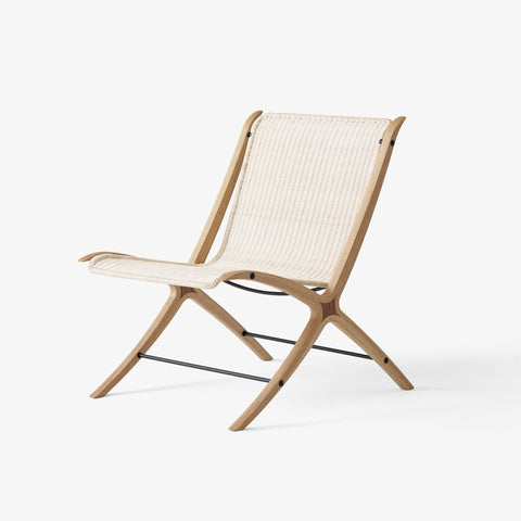 X HM10 Chair by &Tradition front profile showing sculpted X frame in oak Danish design by Hvidt and Mølgaard