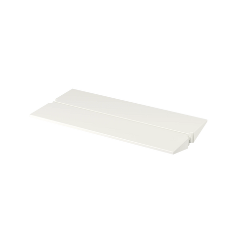 String Furniture Pira Shelf in white, 27.6 inch sheet steel shelf, white background packshot