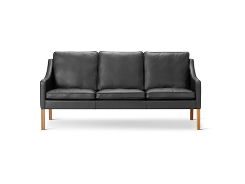 BM2209 leather sofa by Børge Mogensen for Fredericia – Danish modern three-seater in premium leather