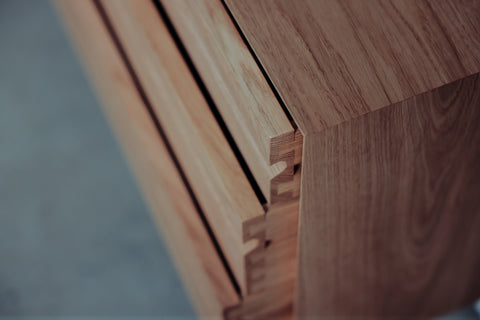 DK3 System Cado Sideboard, close view of the corner joint and sliding front