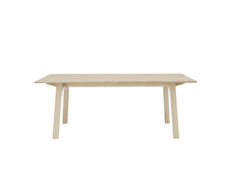 ernest extendable dining table in oiled oak by muuto