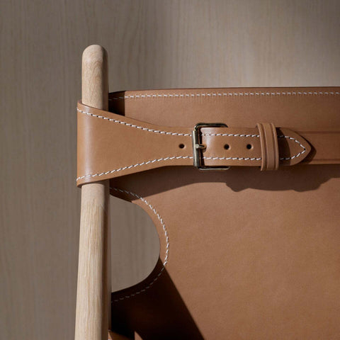 detail of oak frame and leather back rest by borge mogensen for fredericia furniture