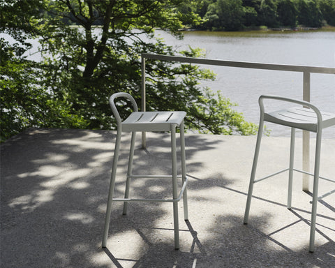 muuto linear counter stool in grey 