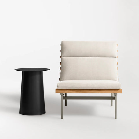 Perch Outdoor Lounge Chair by Blu Dot in Sunbrella Linen with charcoal aluminum frame and teak slats, styled with Circula Tall Side Table in Oblivion