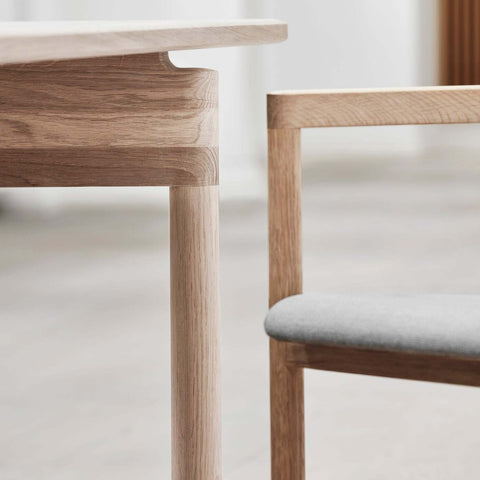 post armchair and post dining table detail image designed by fredericia furniture